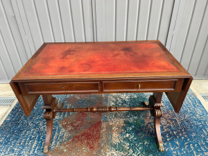 SCRITTOIO INGLESE IN MOGANO E PELLE FINE