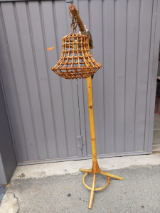 LAMPADA DA PAVIMENTO IN BAMBOO