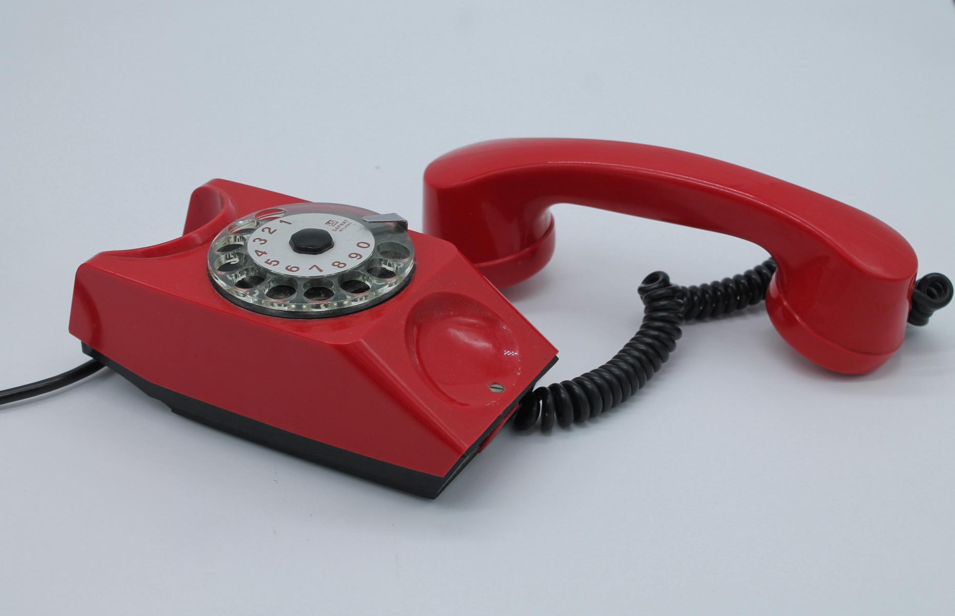 -shop-shop-oggettistica-telefono-rosso-safnat